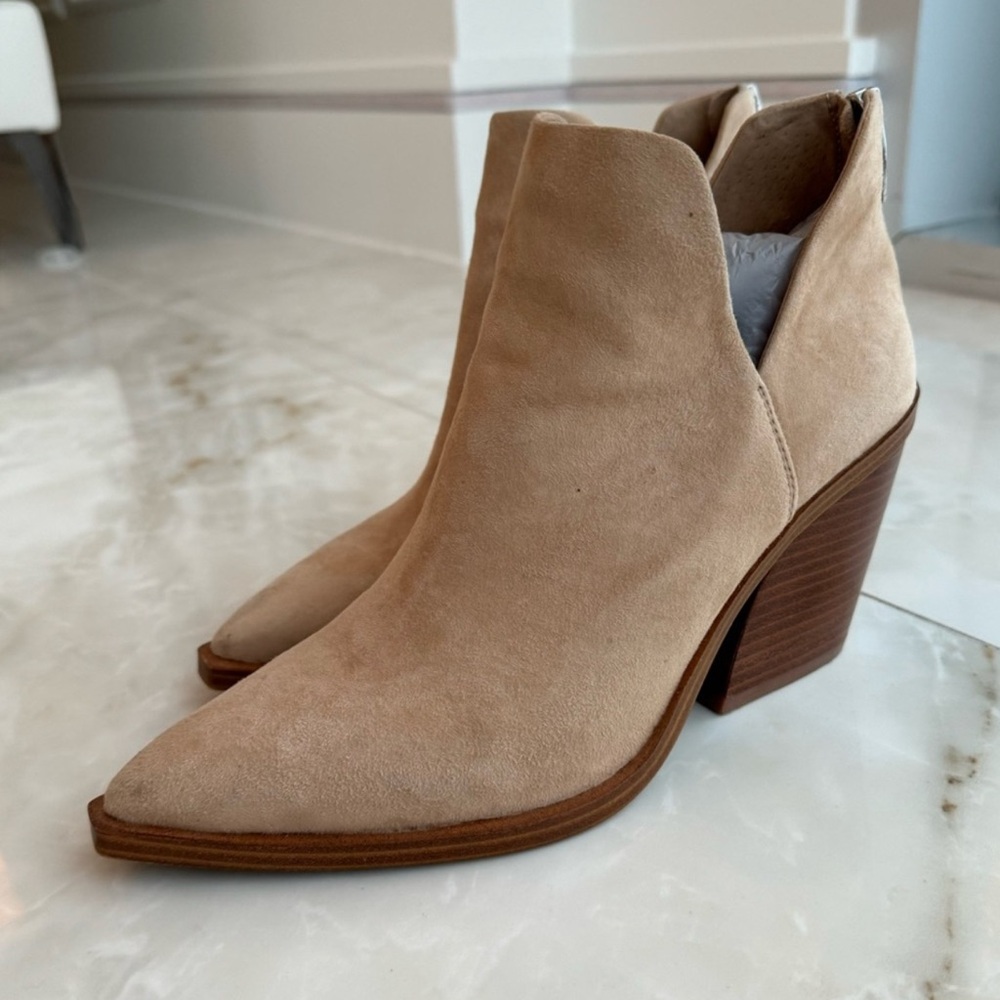 Tan Suede Ankle Boots Vince Camuto 8,5
